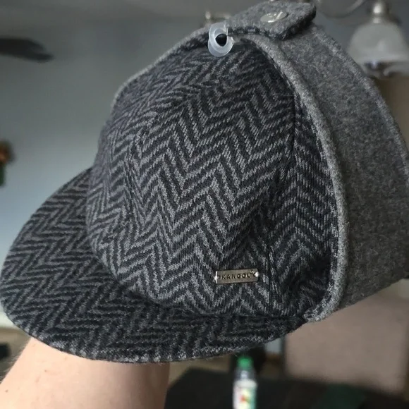 KANGOL Charcoal and Black Cap With Earflaps - Picture 2 of 4